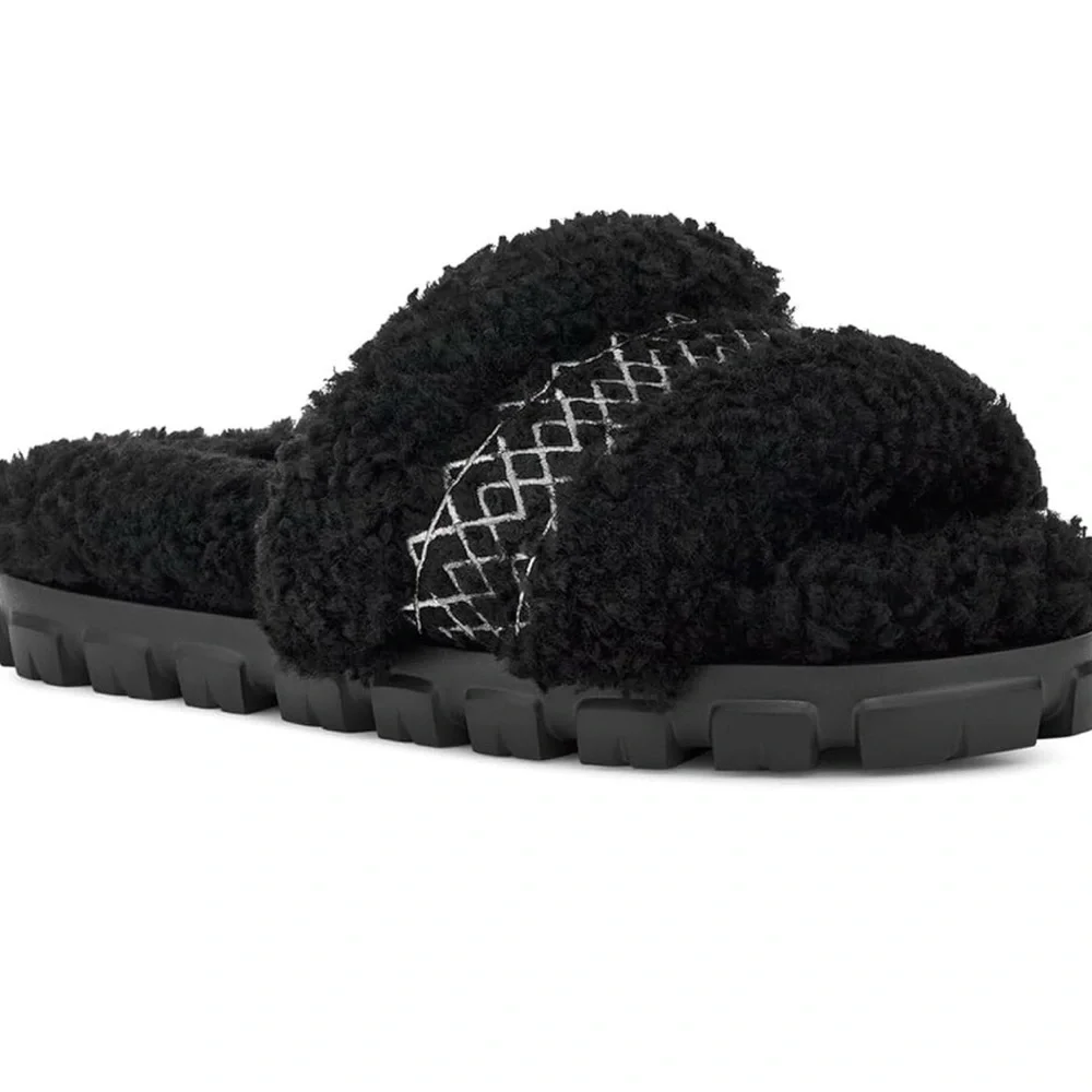UGG Cozetta Braid Slippers - Picture 3 of 9